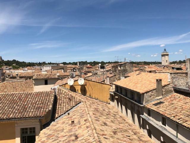 Appartement Avec Terrasse Panoramique Au Coeur De Nimes Exterior photo